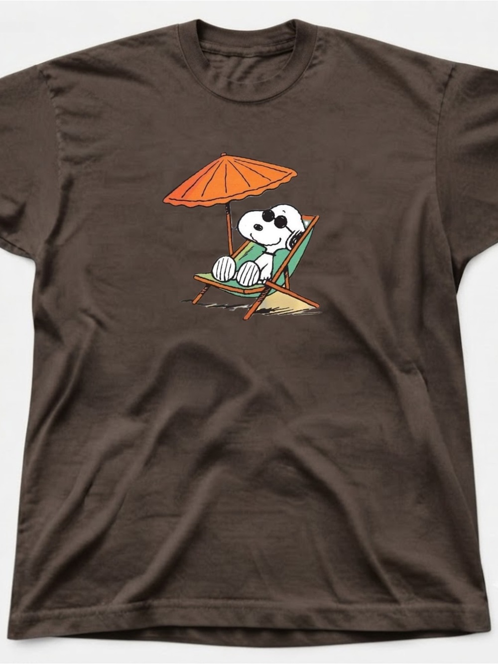 Cartoon Beach Dog Graphic Tee Gildan Heavyweight Brown T-shirt